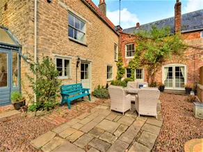 Historic House by River Nene  Beach Access - Image 4