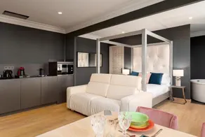 SUITE 1907 OVIEDO COLLECTION - Image 1