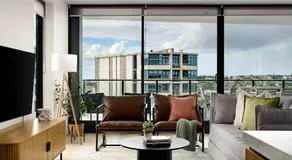 Elevated 3BR Stay - Views Amenities Parking - Image 2