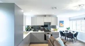 Redwood Escape Stylish New Forest Stay Sleeps 4 Near Paultons Park - Image 3