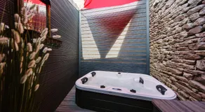 Absoluxe Suites - Image 3