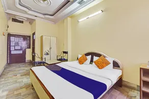 OYO 81137 Hotel Raj - Image 1