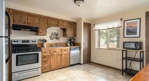 Huckleberry House - Image 4