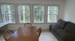 Blue HIll Apartment in the Woods - Image 5