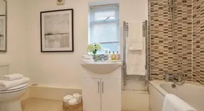 Double room 6 minute walk from Herne Bay Beach - Image 2