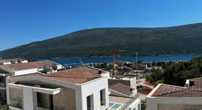 Stylish 4BR Villa with Pool near Porto Novi - Image 4
