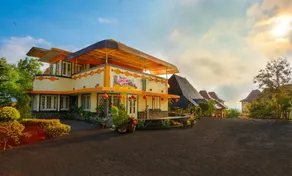 Tripletree Ciptaningati Culture Hotel - Image 3