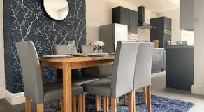 Park View - Spacious, Central Home - Image 3