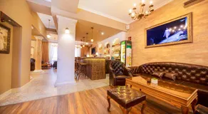 Hotel Antique - free private parking - Image 3