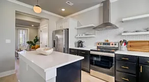 Downtown Modern Luxury - Great location - Image 5