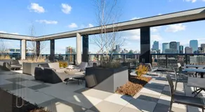 Fulbrix Bright Designer Apartments with West Loop Views - Image 5
