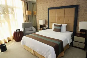 XinHua JianGuo Hotel - Image 4