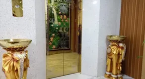 Royal Hotel - Image 3