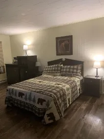 The Pines Motel - Image 2