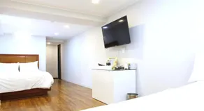 Charm Hotel - Image 2