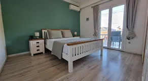 Kouros Villa Apartments - Image 2