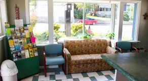 Budget Inn - Image 4