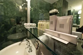 Bentley Hotel - Image 3