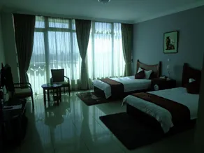 Helzer Inn - Image 4
