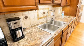 The Heights Haven, Spacious 6 Bedrooms Townhouse with Patio - Image 4