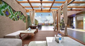 Newly Built Gold The Royal With Rooftop Restaurant - 2Mins Walk From New Delhi Rail Station & 5Mins from Connaught Place - Image 3