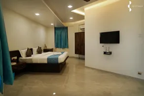 Blue Waves Resort - Image 2