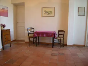 Ancien Cafe with courtyard - Image 5
