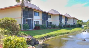 Chic Ocean Getaway - Walk to Beach, Pool & Hot Tub - Image 5