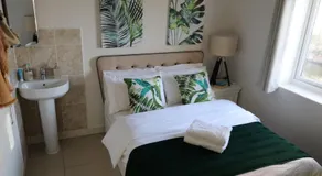 Riverside Rooms - Image 2