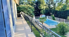 Chambre dans villa avec SDB WC et piscine privée - Image 3