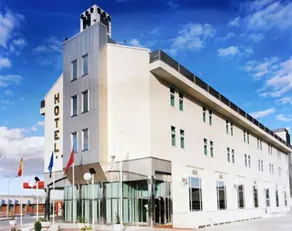 Hotel Ciudad de Fuenlabrada - Image 5