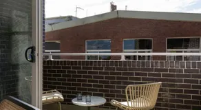 Kahlo Alexandria - Stylish 2 bdrm Walk to Train - Image 4