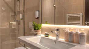 Hotel Pine - Image 2