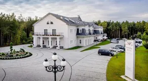 Korona Hotel - Image 1