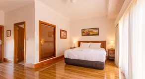 Birdwood Motel - Image 2