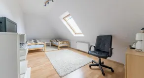 Private Rooms - Image 4