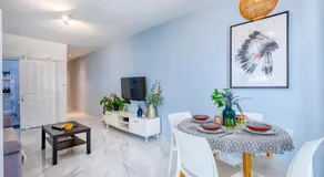 Bright spacious getaway close to the Sea - Image 3