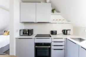 Bright & Beautiful Studio Flat in Bristol - Image 1