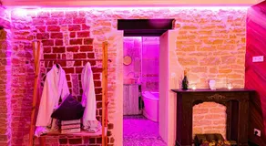 "glamappartspa" Chalet Cosy, Chill & Parking - Image 5