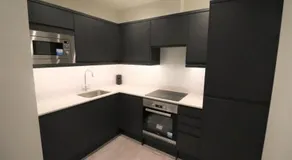 Apartment 30 mins from central London - Image 3