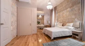 Tifani Luxury Rooms 3 - Image 5