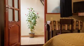 Los Faroles Hostal - Image 2