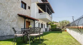 Loui's Garden House - Image 4