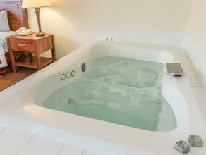 Quality Inn Royle - Image 4
