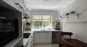 UQ big room 2 bed for 2 people Q1 - Image 3