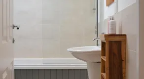 Osborne House Apt 6 - Image 4