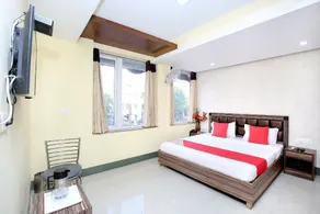 15030 Hotel ESS PEE Grand - Image 2