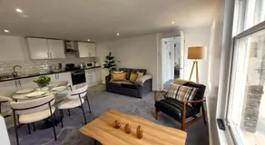 1A Central Bedford Apartment - Image 5