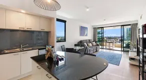 Mantra Broadbeach on the Park - Image 2