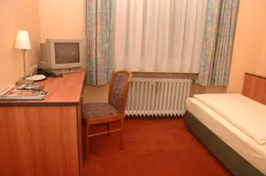 REWARI Hotel Berlin - Image 5